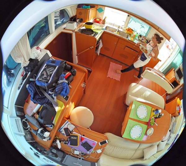 Interior do Catamaran Ipanema
