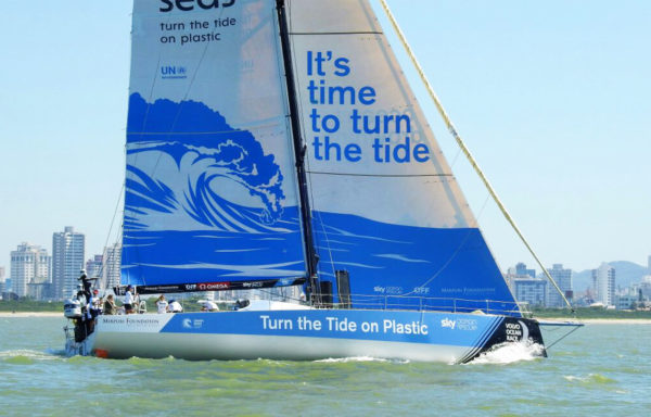 No veleiro com Karina Oliani Volvo Ocean Race SPOT Blog