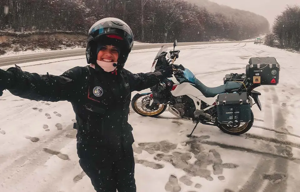 Volta ao Mundo de Moto com Laryssa Rahal