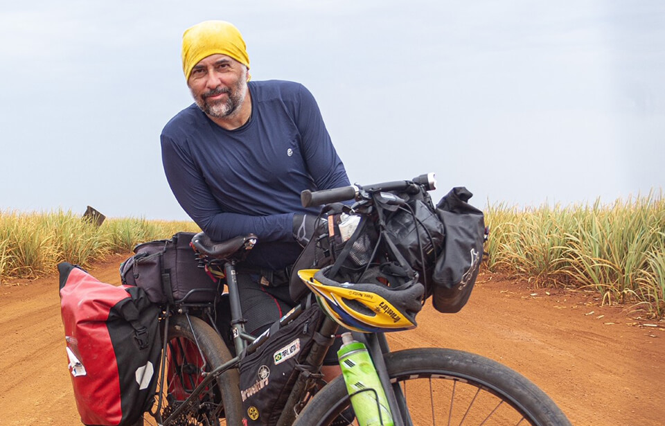 Bikepacking na maior faixa de areia litorânea do mundo